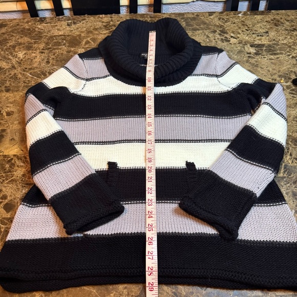 Spense Knits Sweater Size L Black White Purple Turtleneck Kangaroo Pouch - Picture 4 of 10